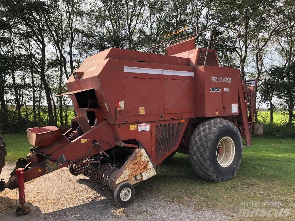 Hesston 4800 Lis na hranaté balíky