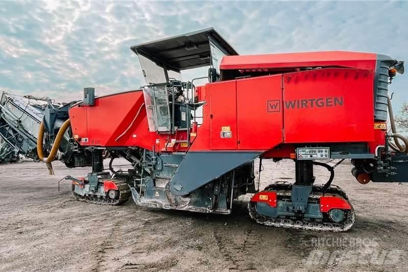 Wirtgen W220 Další
