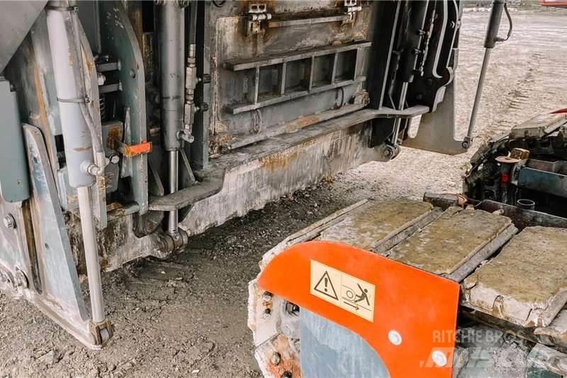Wirtgen W220 Další
