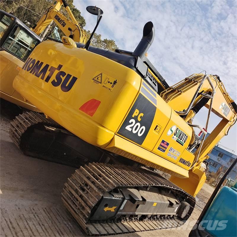 Komatsu PC 200 Pásová rýpadla