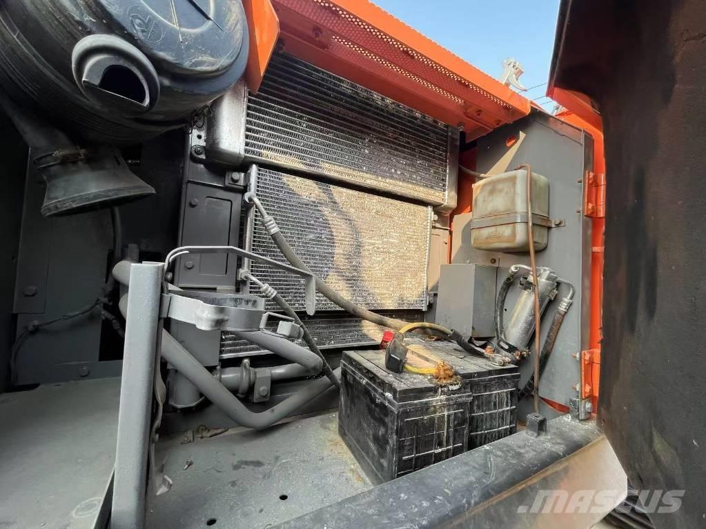 Hitachi ZX 160 Pásová rýpadla