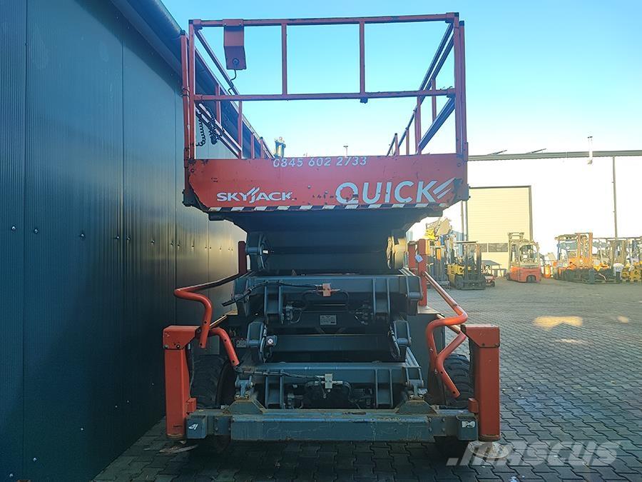 SkyJack SJ 9250 Nůžková zvedací plošina