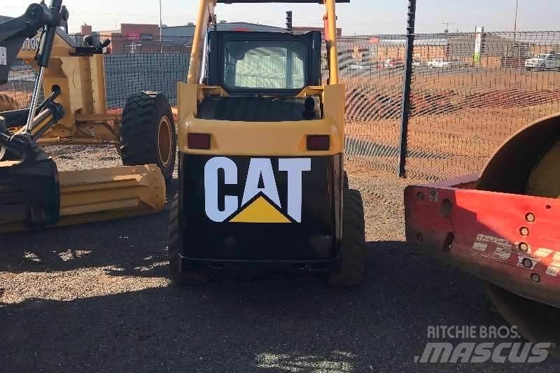 CAT 226B Další