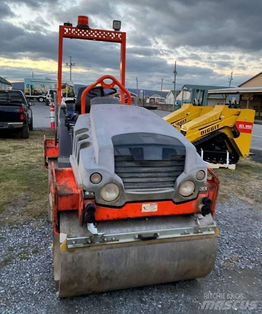 Hamm HD 12 VV Tandemové válce