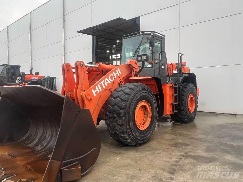 Hitachi ZW 330 Kolové nakladače