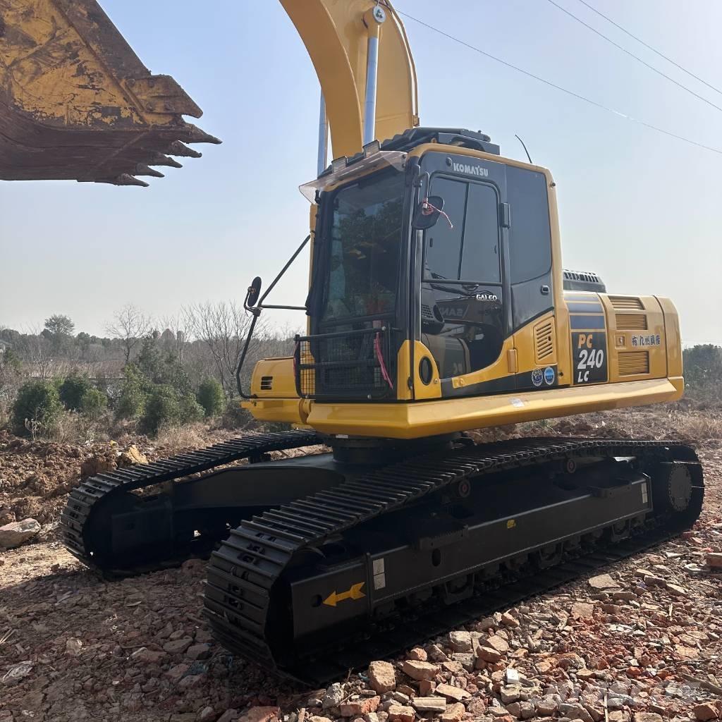 Komatsu PC 240 Pásová rýpadla