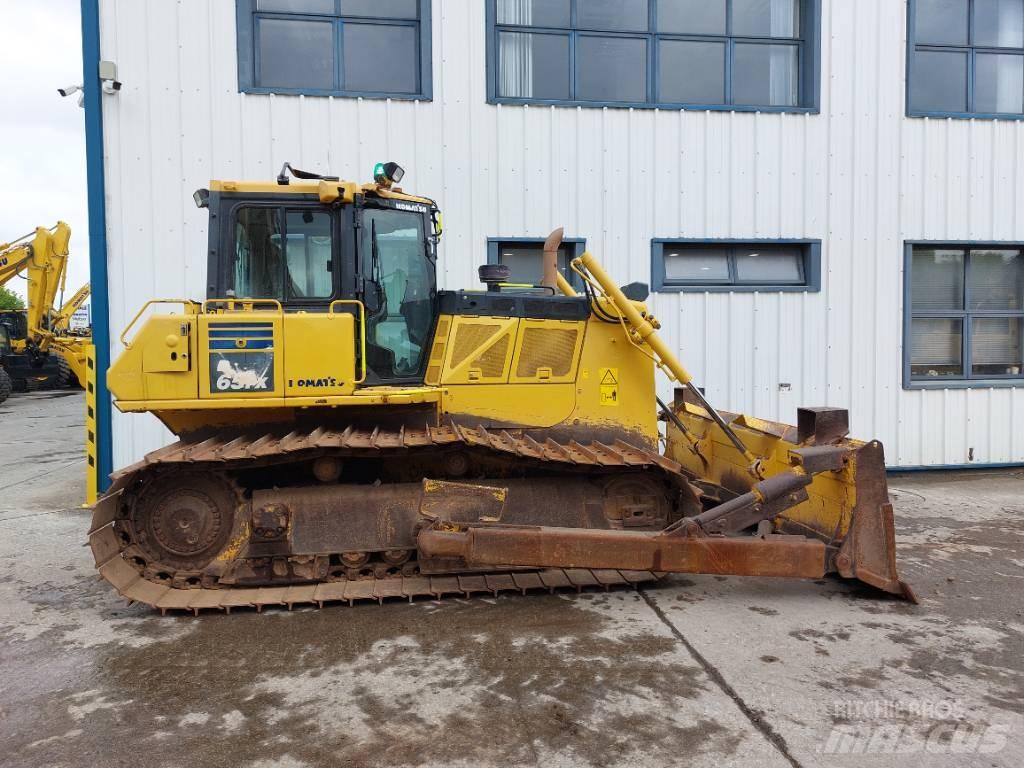 Komatsu D65PX-18 Pásové dozery