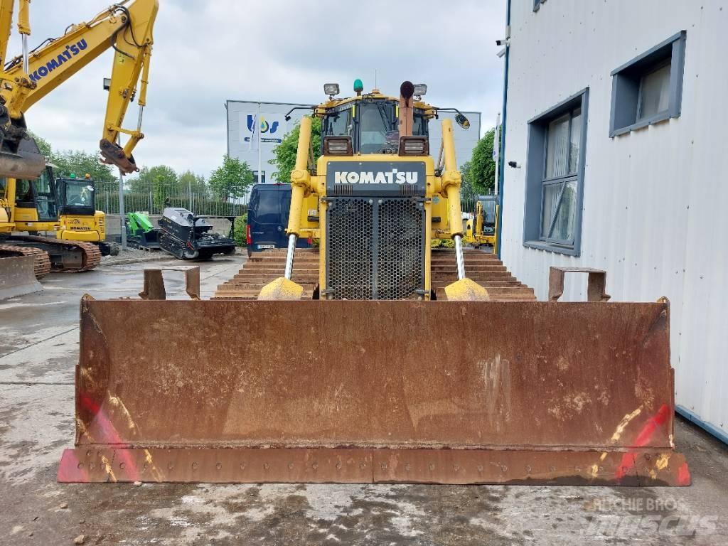 Komatsu D65PX-18 Pásové dozery