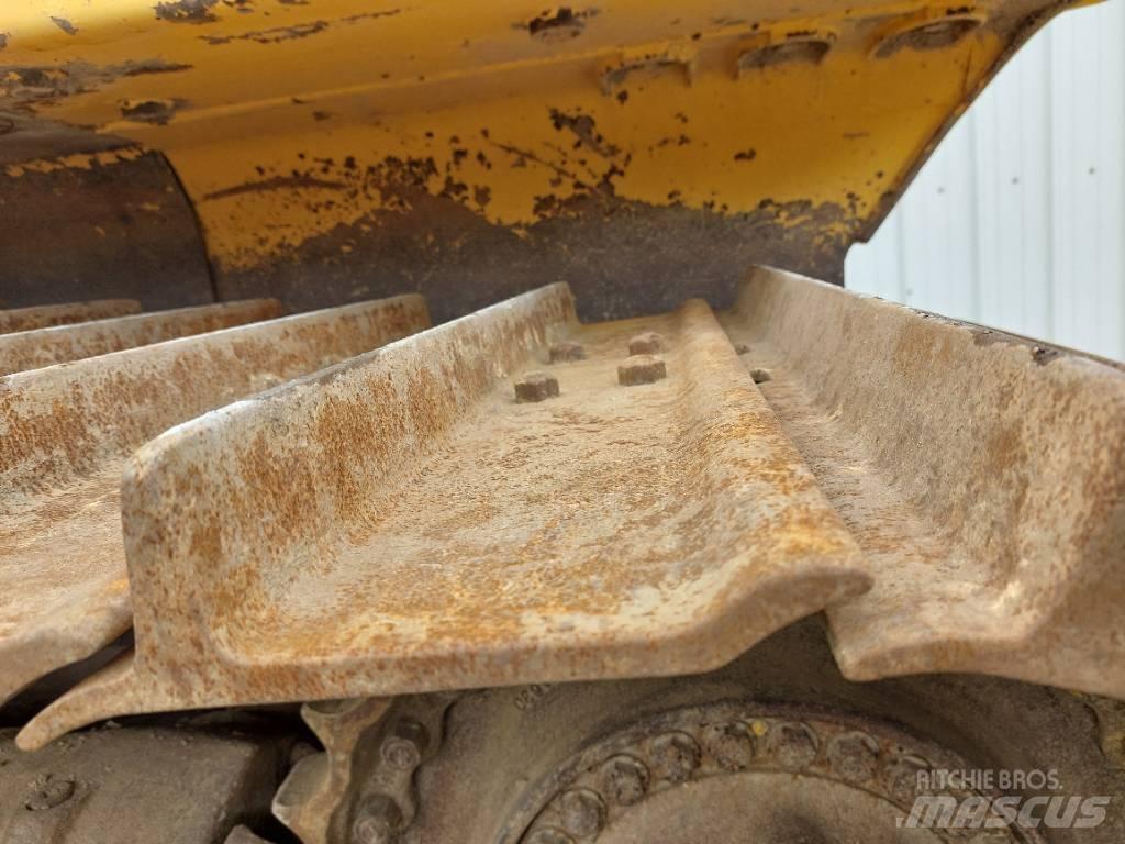 Komatsu D65PX-18 Pásové dozery