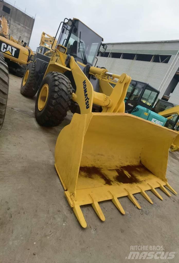 Komatsu WA 320-5 Kolové nakladače
