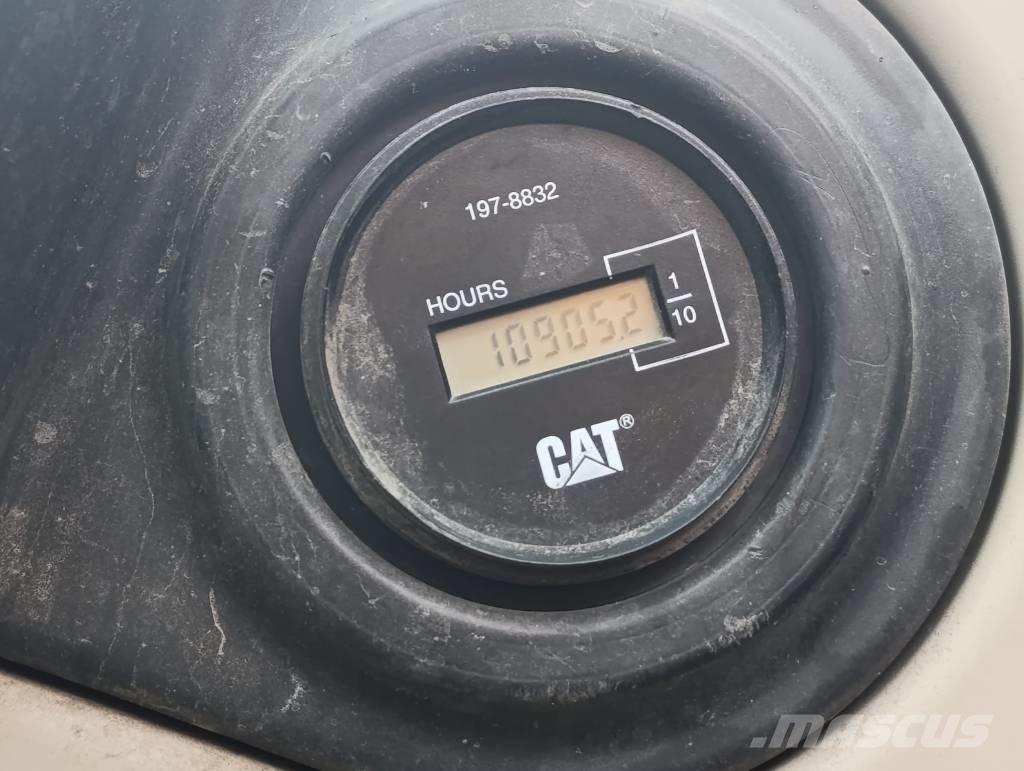 CAT M 318 C Kolová rýpadla