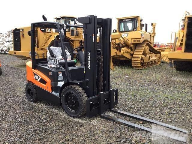 Doosan D25S-9 Dieselové vozíky