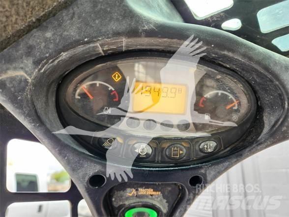 Bobcat T590 Smykem řízené nakladače