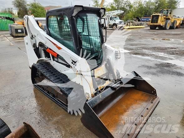 Bobcat T590 Smykem řízené nakladače