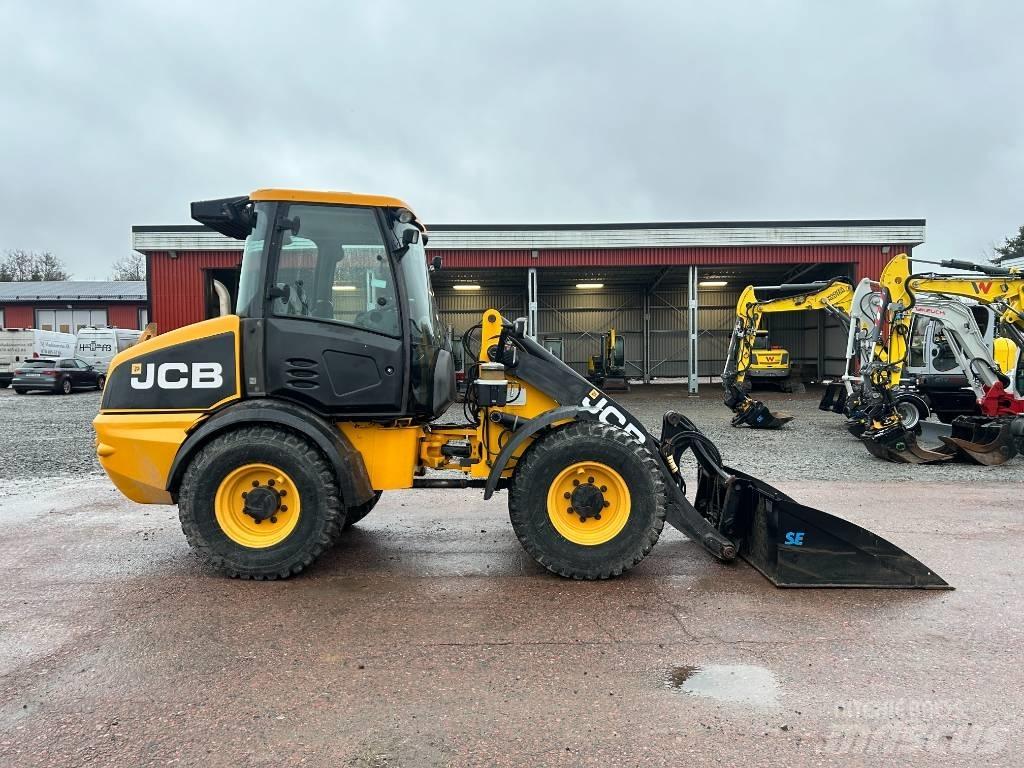 JCB 409 Kolové nakladače