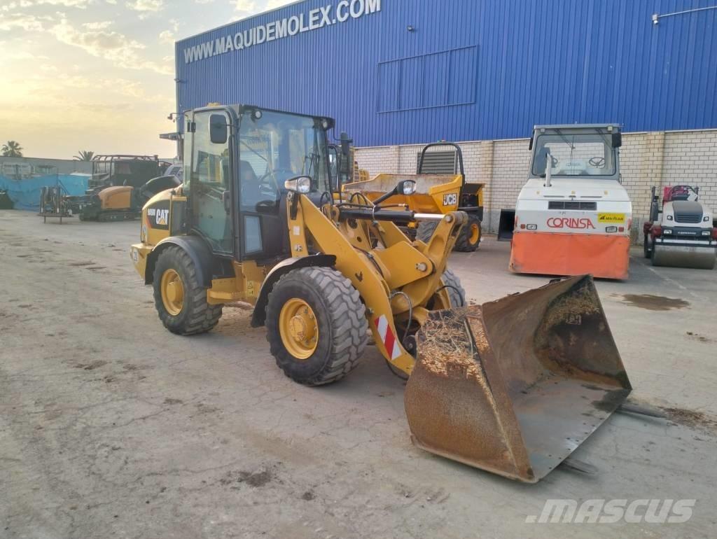 CAT 906M Kolové nakladače