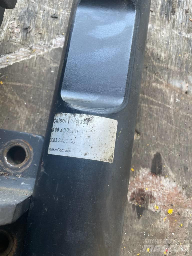 Atlas Copco SB 300 Bourací kladiva / Sbíječky
