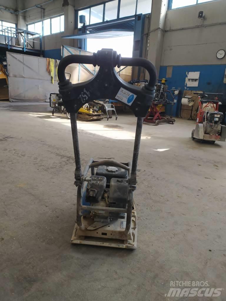 Weber CF2 Půdní kompaktory