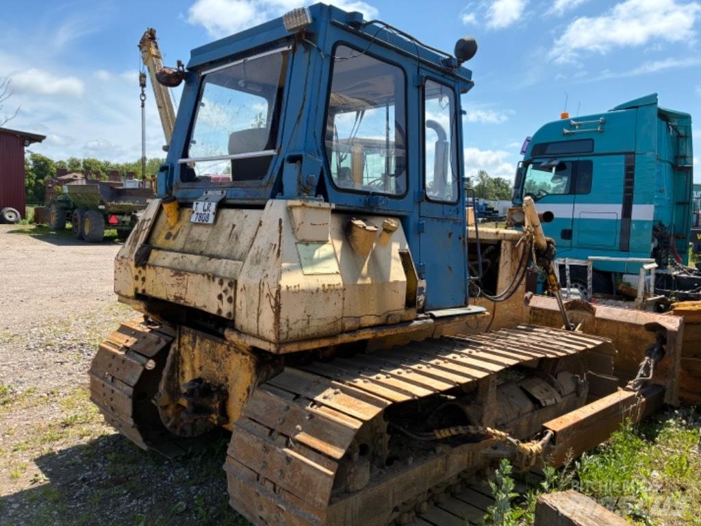 Komatsu D 41 P-3 Pásové dozery