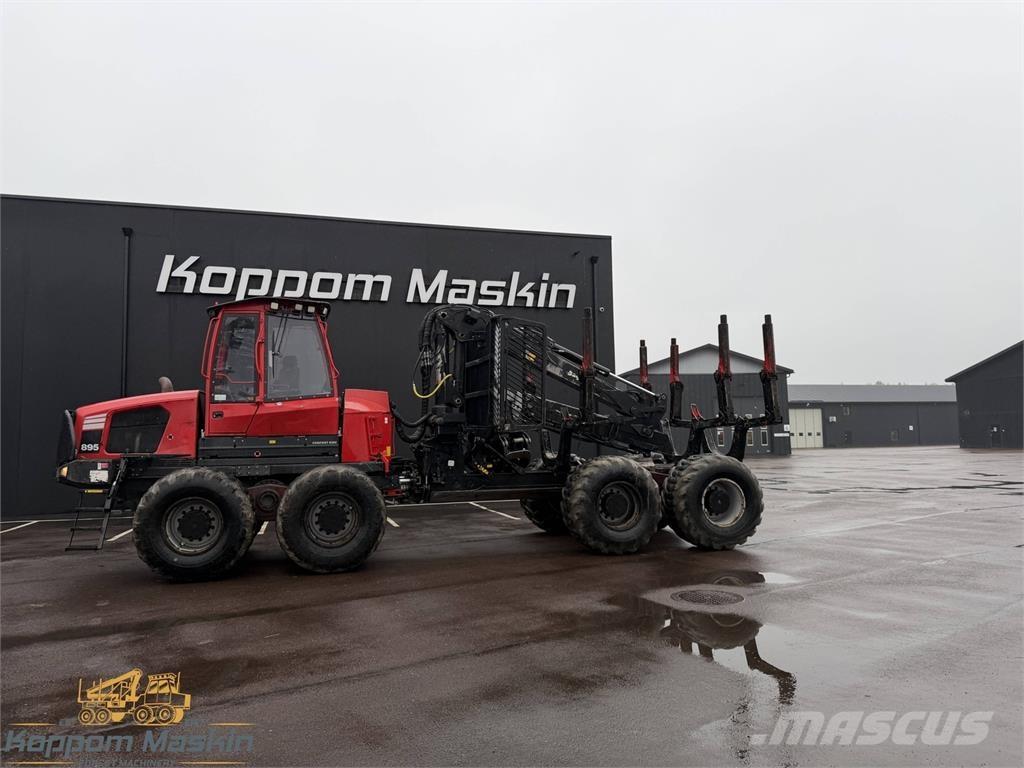 Komatsu 895 Vyvážecí traktory