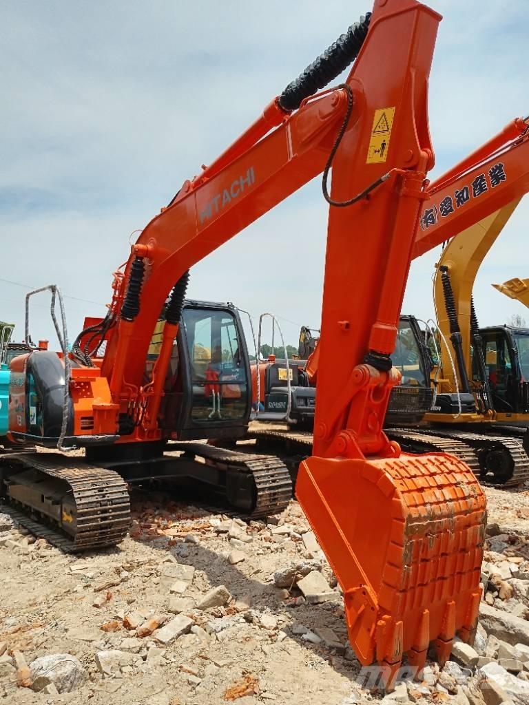 Hitachi ZX 135 Pásová rýpadla