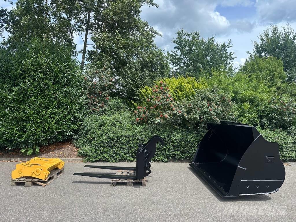 CAT 938M Kolové nakladače