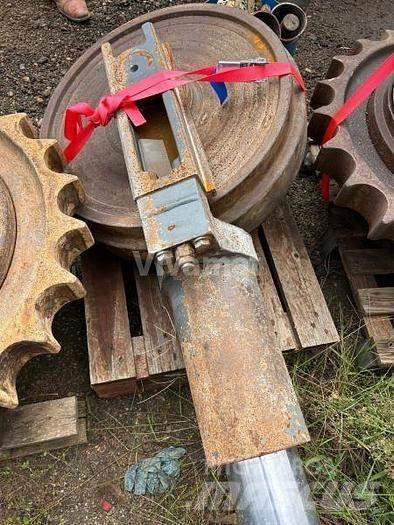 Liebherr R954CHD Pneumatiky, kola a ráfky