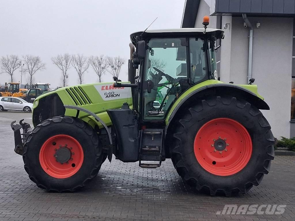 CLAAS Arion 640 Traktory