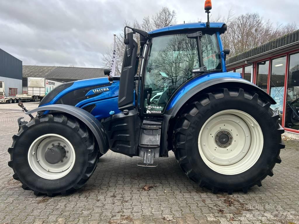 Valtra T 214 Versu Traktory