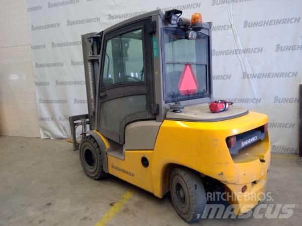 Jungheinrich DFG 430 Dieselové vozíky