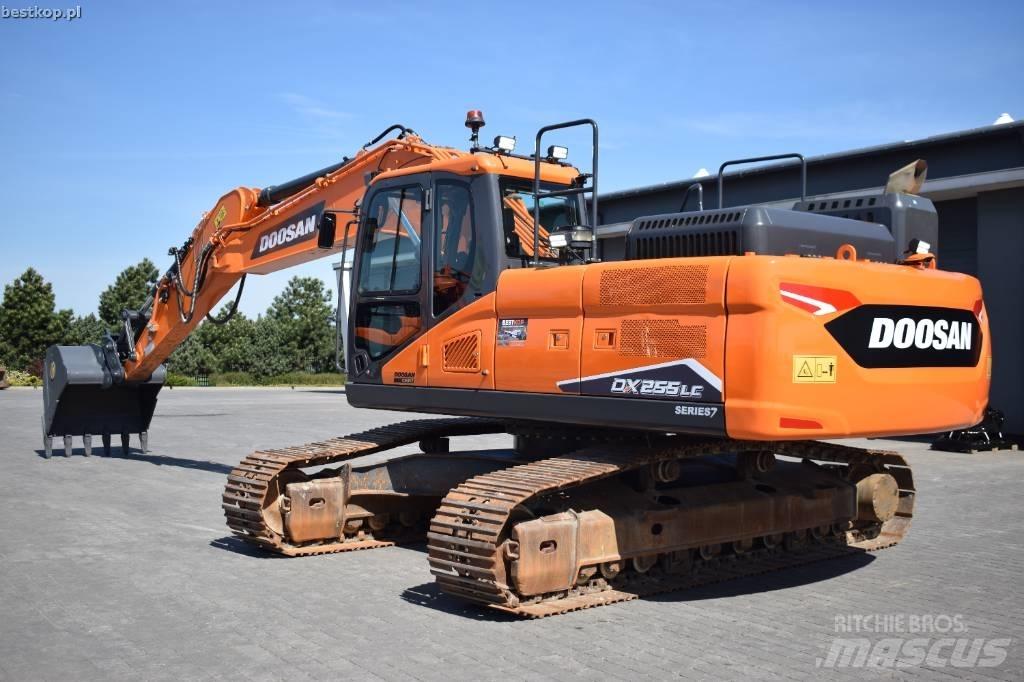 Doosan DX 255 LC-7 Pásová rýpadla