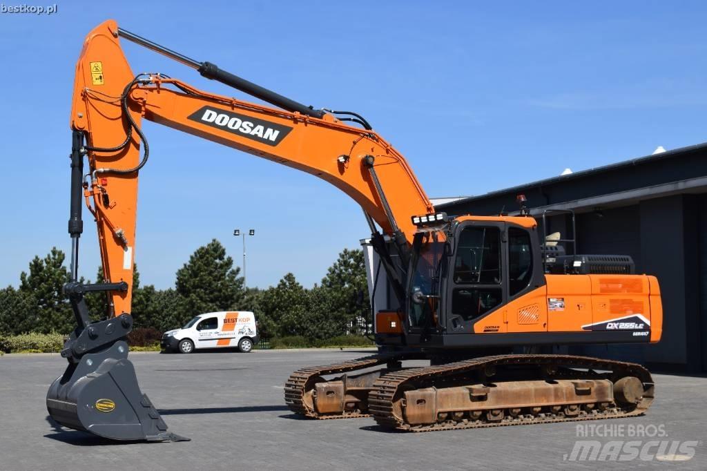 Doosan DX 255 LC-7 Pásová rýpadla