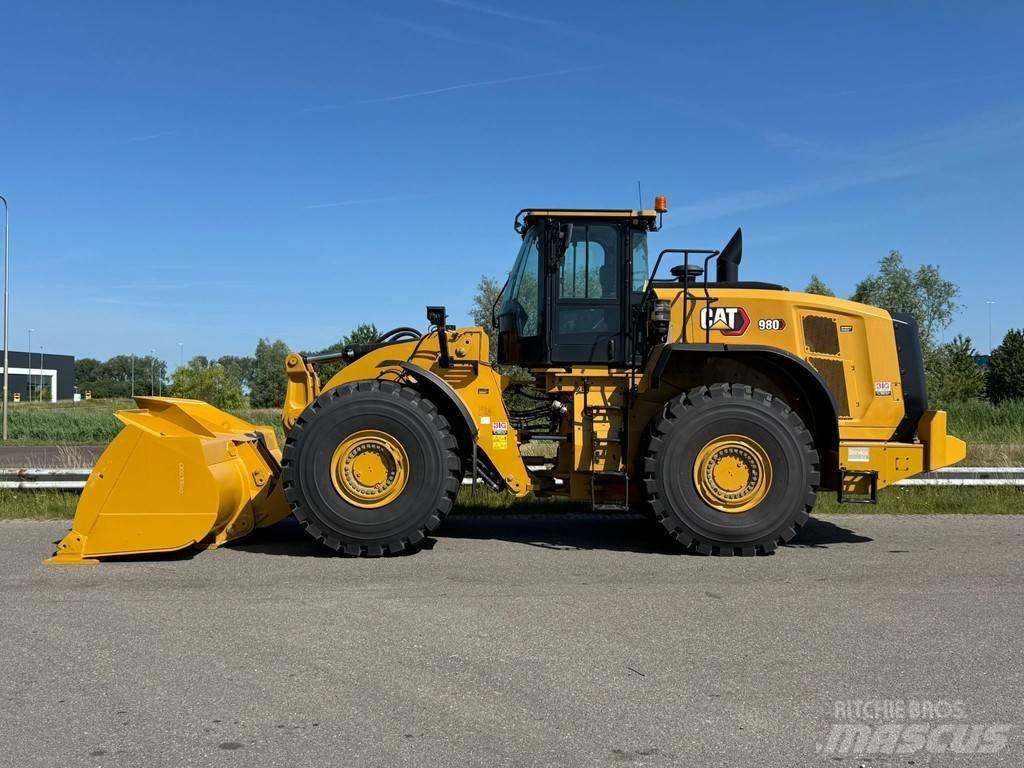 CAT 980 Kolové nakladače