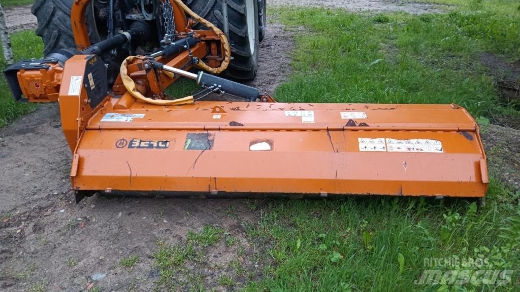 Berti TĀ/PS 250 Sekačky namontované a tažené