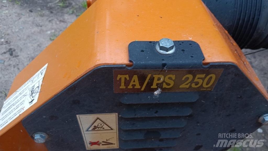 Berti TĀ/PS 250 Sekačky namontované a tažené