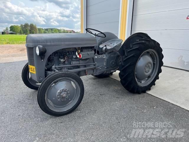 Massey Ferguson ted Traktory