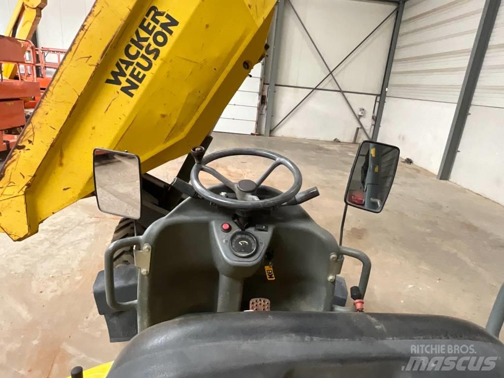 Neuson 5001 Vyklápěcí dempry