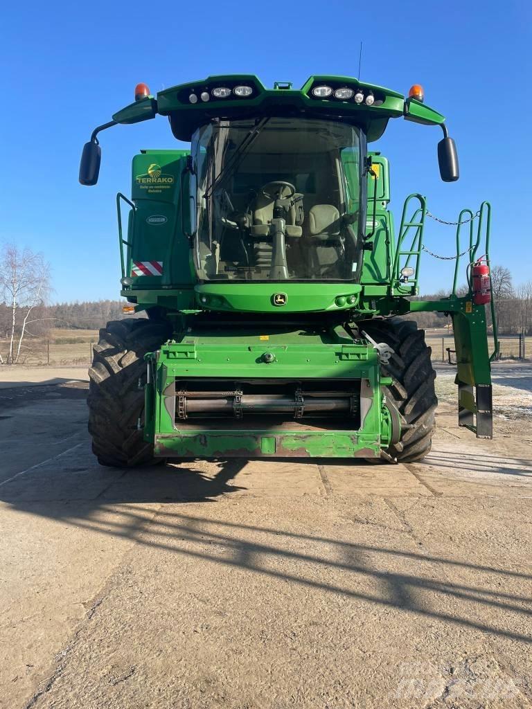 John Deere T 670 i Sklízecí mlátičky