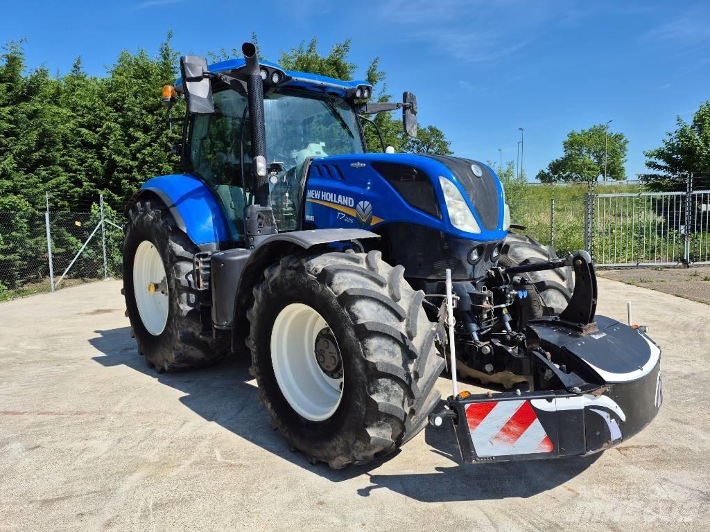 New Holland T7.225 Traktory