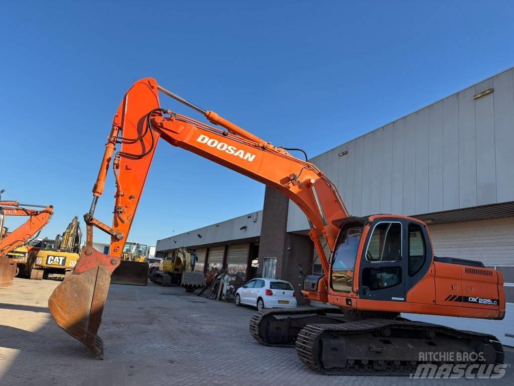 Doosan DX255LC Pásová rýpadla