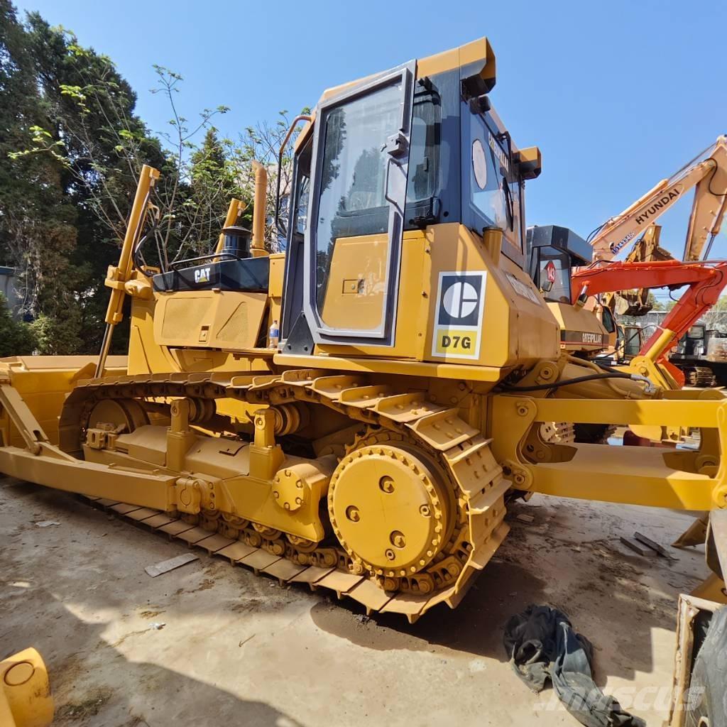 CAT D 7 G Grejdry