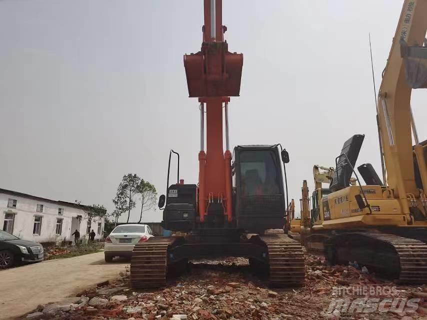 Hitachi ZX 210 Pásová rýpadla