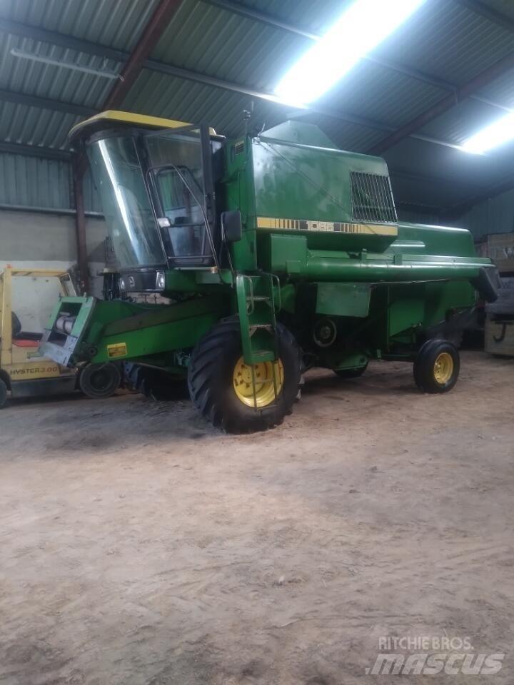 John Deere 1065 Sklízecí mlátičky