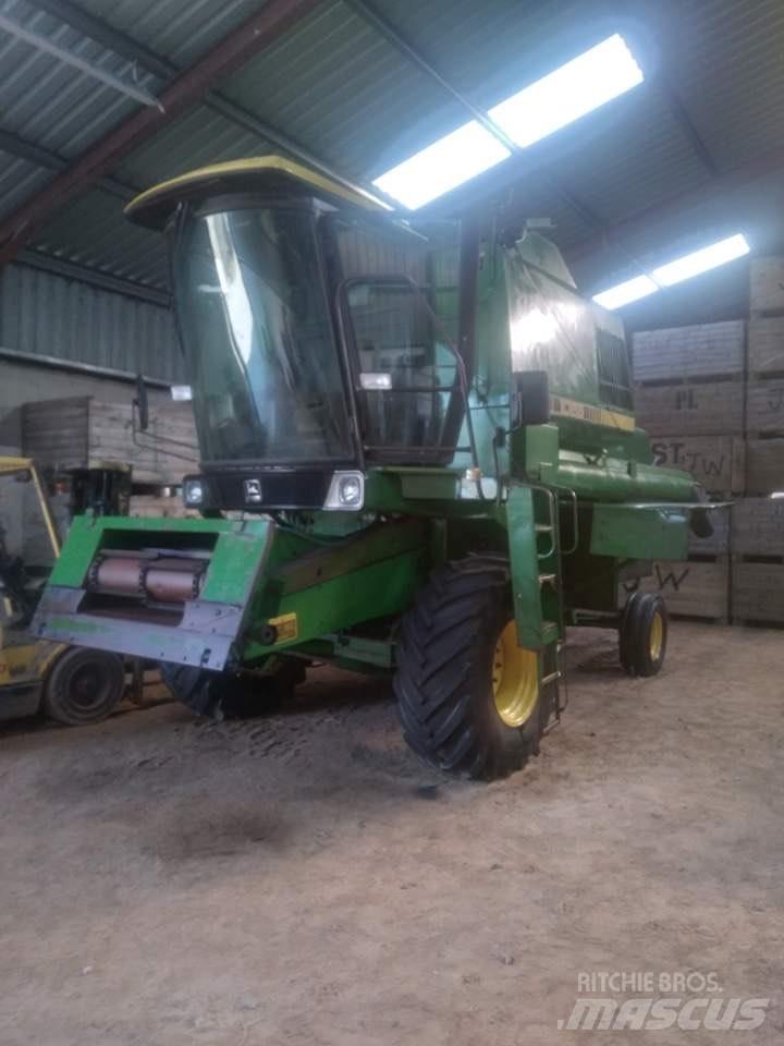 John Deere 1065 Sklízecí mlátičky
