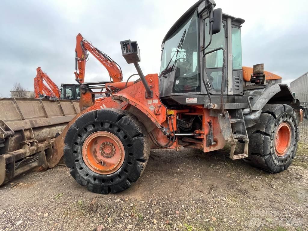Hitachi ZW 180-5 Kolové nakladače