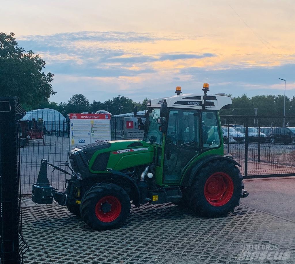 Fendt 211V Traktory