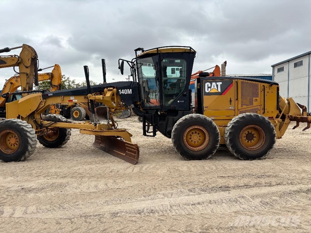 CAT 140M Grejdry