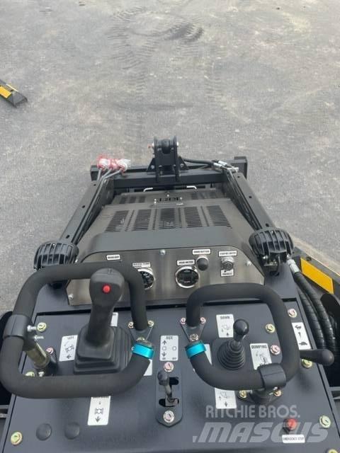 KRT ST 900 HD Smykem řízené nakladače