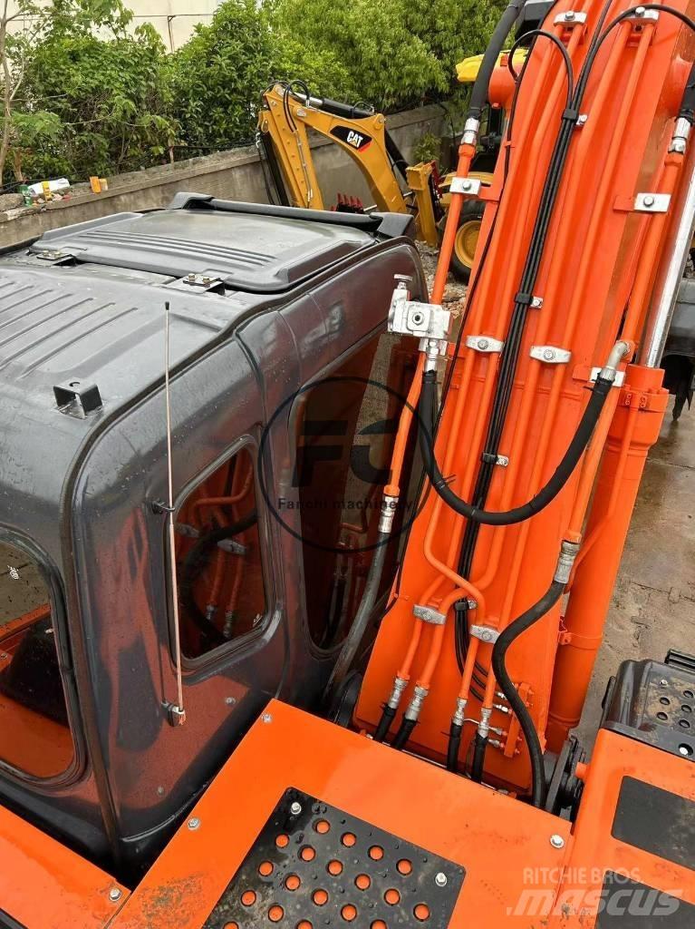 Hitachi ZX 120 Pásová rýpadla