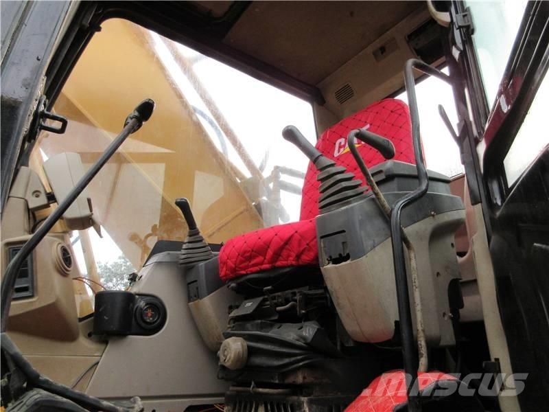 CAT 330 D Pásová rýpadla